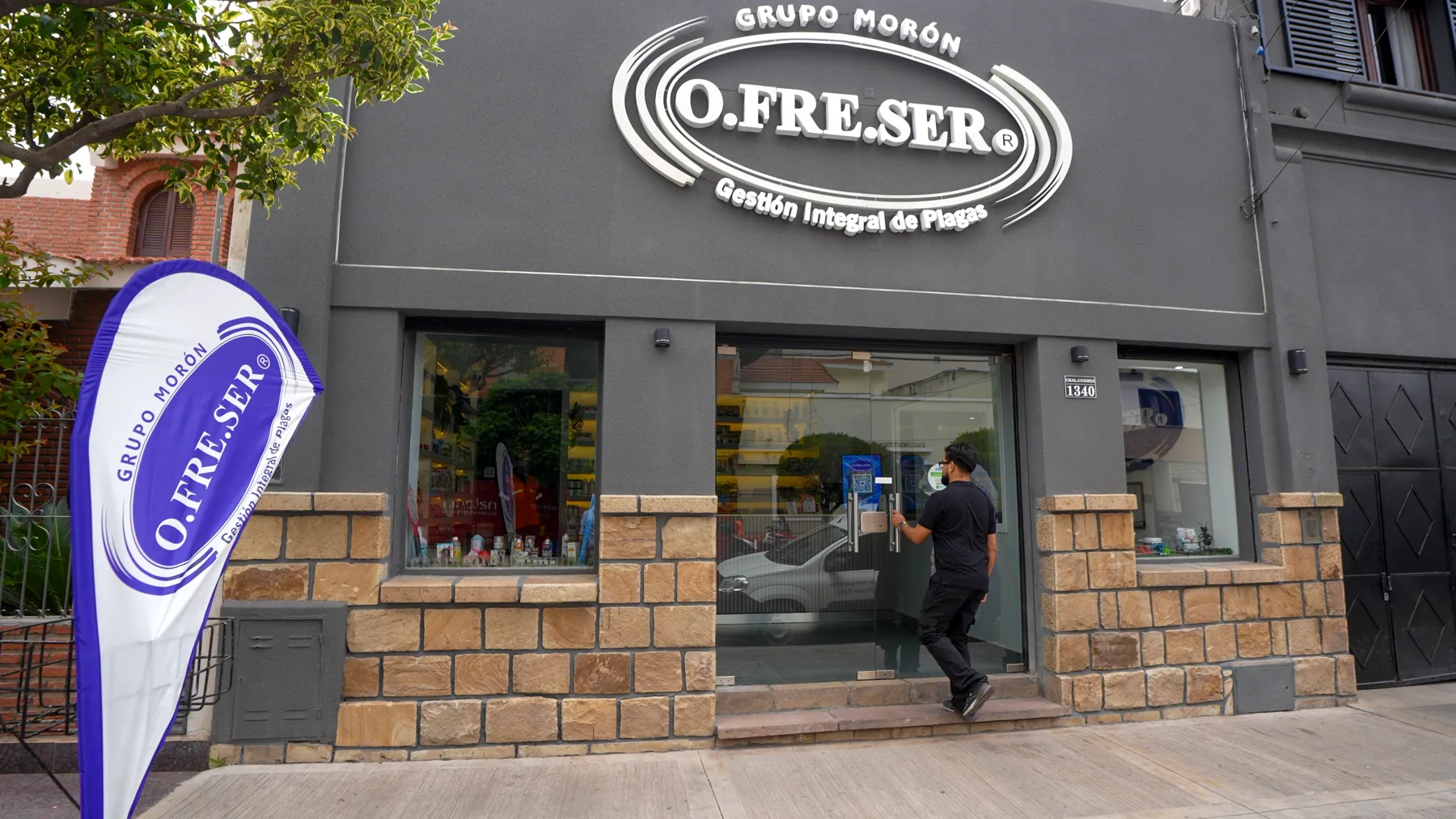 Frente del local comercial O.FRE.SER, Gral. Güemes 1340, Salta